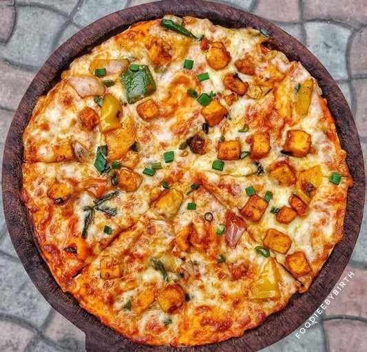 Panner tikka pizza (mrunamyes cafe)